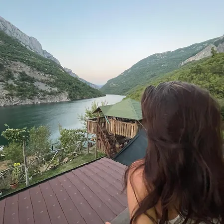 Aprripe Guri 酒店 Firza